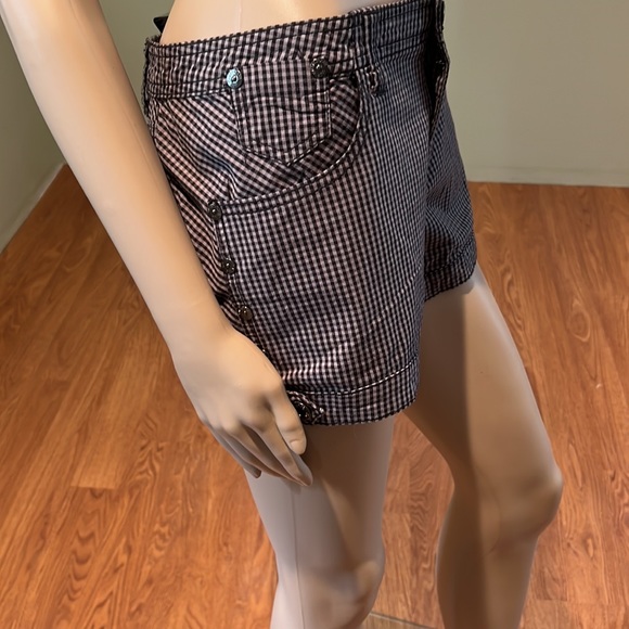 Guess Short Shorts in Black And White  Checkered Size 30 - Picture 4 of 9